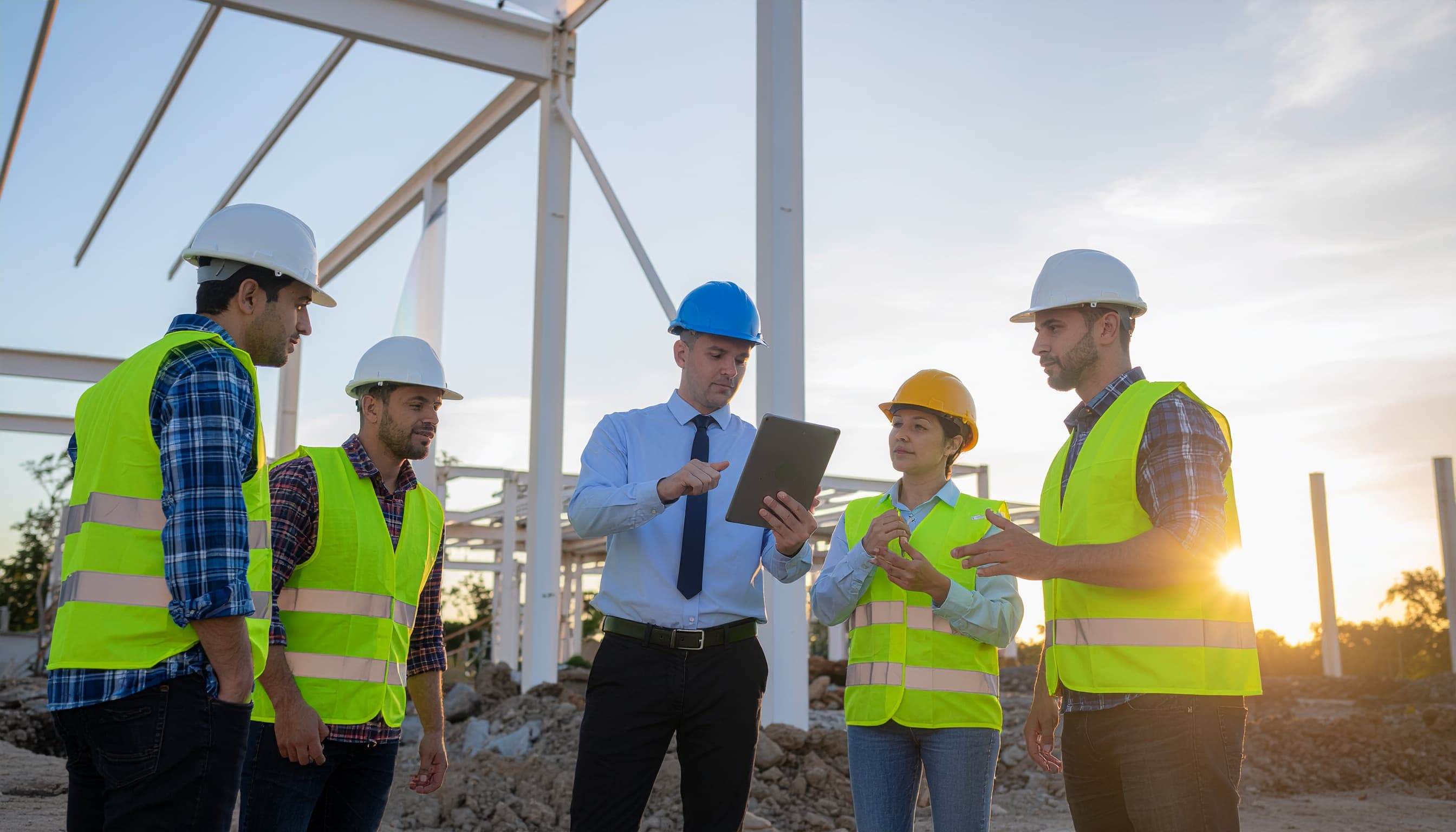 Managing a Bilingual Construction Crew: Tools and Best Practices